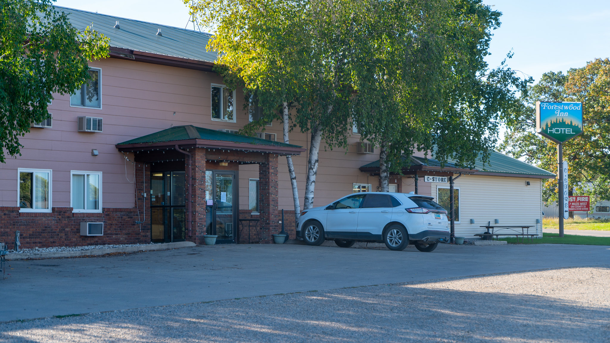 forestwood-inn-walhalla-nd