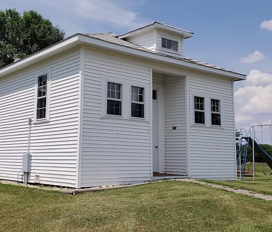Wamduska Square Schoolhouse